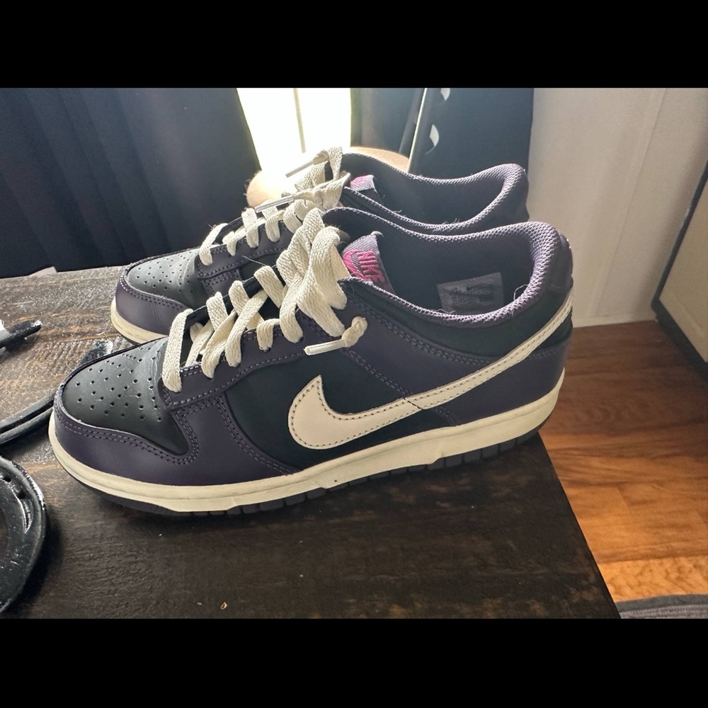 Nike boys Black and Purple Sneakers